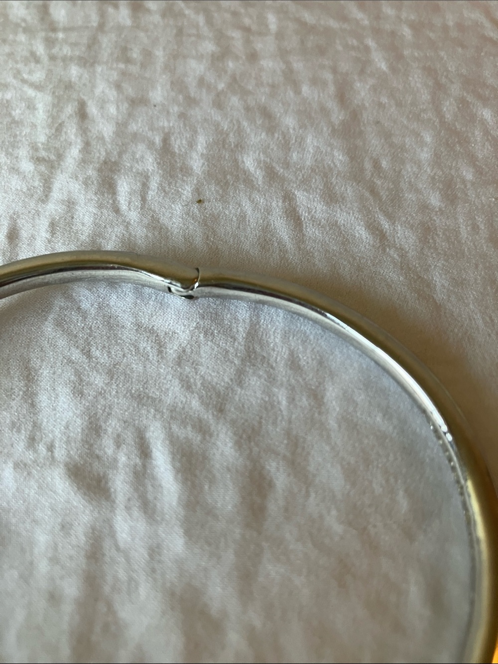 Kate Spade: Silver Tone Sailor’s Knot Hinge Bracelet/Bangle - Picture 5 of 8